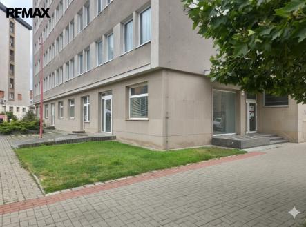 Pronájem obchodní prostor, 252 m²
