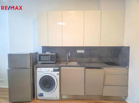 Pronájem bytu, 1+kk, 30 m²