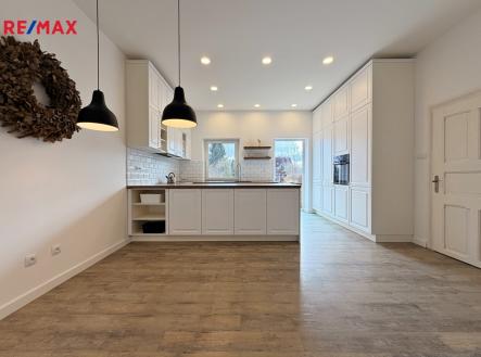 Pronájem bytu, 3+1, 100 m²