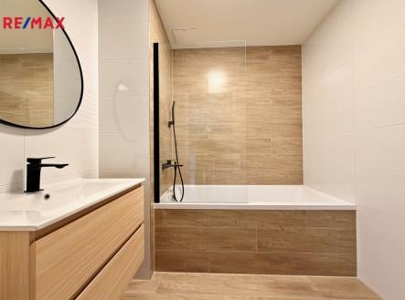 Pronájem bytu, 3+kk, 80 m²