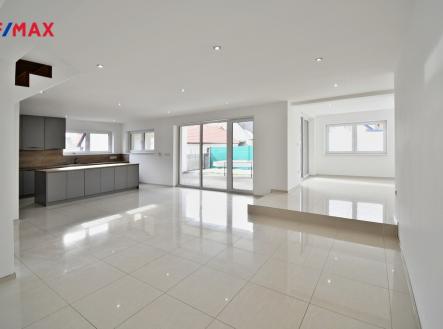 Pronájem domu/vily, 200 m²