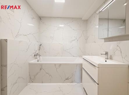 Pronájem bytu, 3+kk, 86 m²