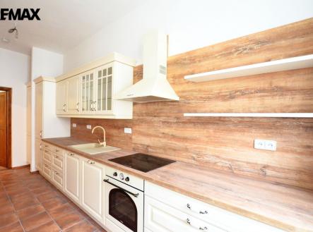 Pronájem bytu, atypický, 148 m²