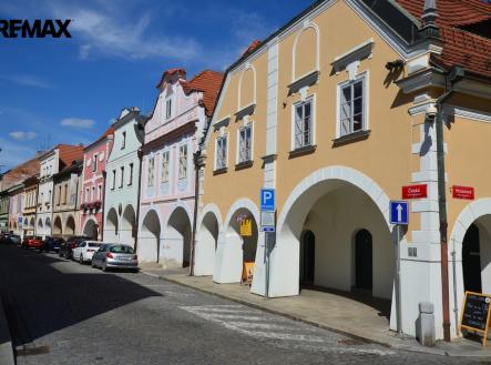 Pronájem bytu, atypický, 148 m²