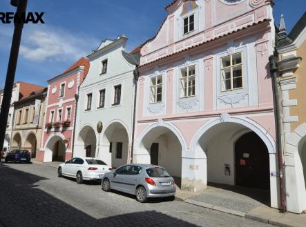 Pronájem bytu, atypický, 148 m²