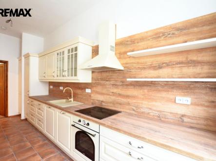 Pronájem bytu, atypický, 148 m²