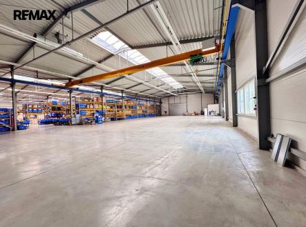 Pronájem skladovací prostor, 2 142 m²