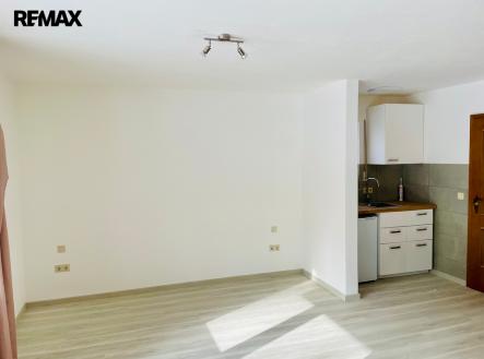 Pronájem bytu, 1+kk, 29 m²