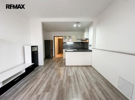Pronájem bytu, 1+kk, 27 m²