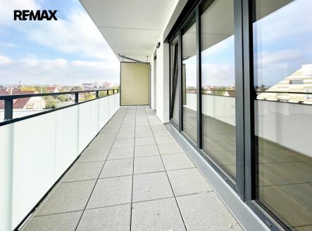 Pronájem bytu, 2+kk, 75 m²