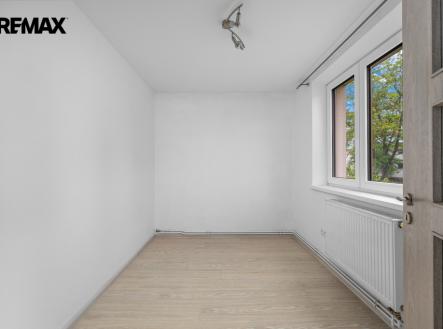 Pokoj / Ložnice menší