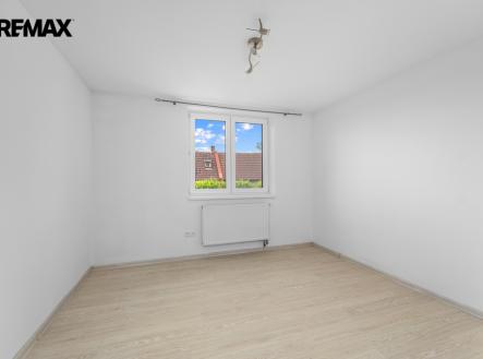 Pokoj / Ložnice větší