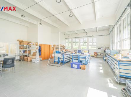 Prodej výrobní prostor, 1 162 m²