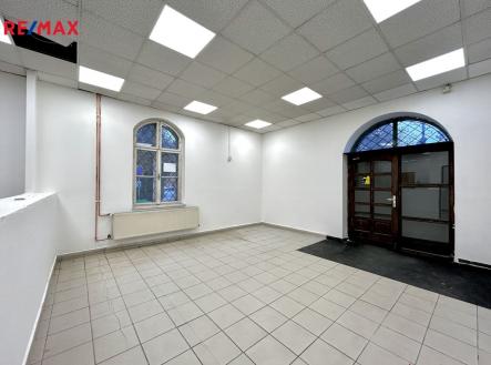 Prodej obchodní prostor, 48 m²