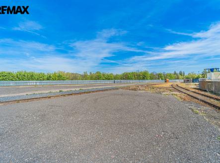 Pronájem skladovací prostor, 1 000 m²