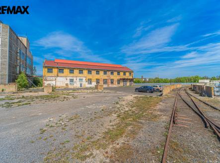 Pronájem skladovací prostor, 1 000 m²