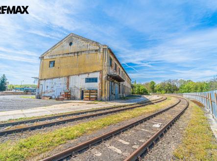 Pronájem skladovací prostor, 1 000 m²