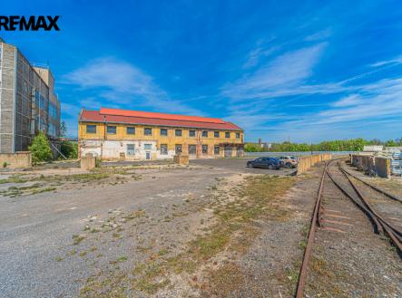 Pronájem skladovací prostor, 1 000 m²