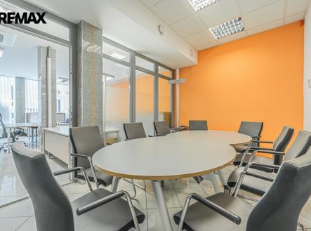 Pronájem kanceláře, 183 m²