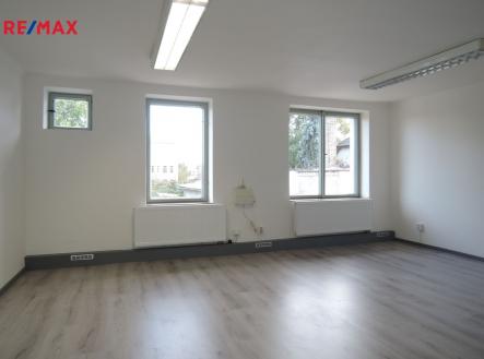 Pronájem výrobní prostor, 400 m²