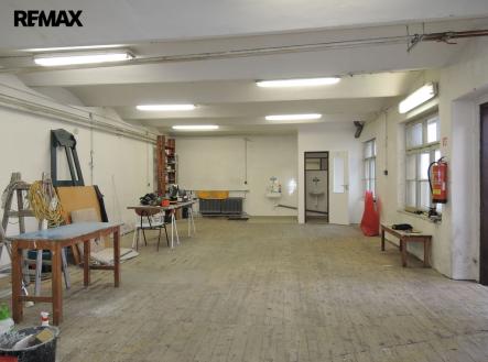 Pronájem výrobní prostor, 400 m²