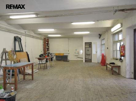 Pronájem výrobní prostor, 400 m²