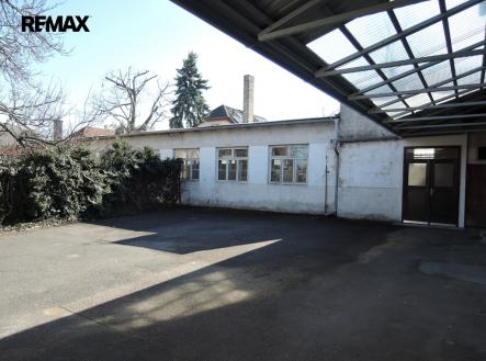 Pronájem výrobní prostor, 400 m²