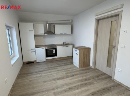 Pronájem bytu, 1+kk, 32 m²