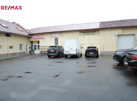 Pronájem obchodní prostor, 420 m²