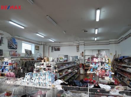 Pronájem obchodní prostor, 420 m²