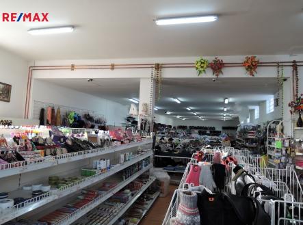 Pronájem obchodní prostor, 420 m²