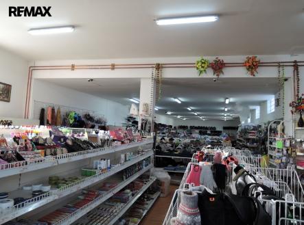 Pronájem obchodní prostor, 420 m²