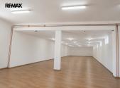 Pronájem obchodní prostory, 420 m²