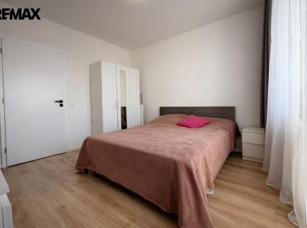 Pronájem bytu, 3+kk, 60 m²