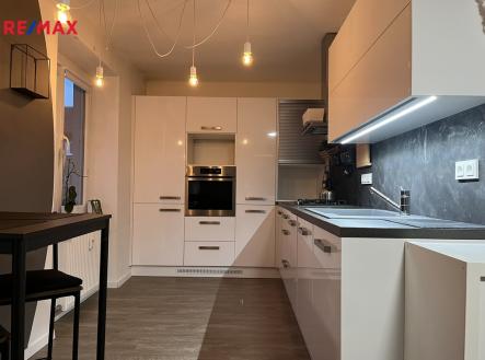 Pronájem bytu, 2+kk, 42 m²