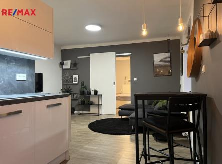 Pronájem bytu, 2+kk, 42 m²