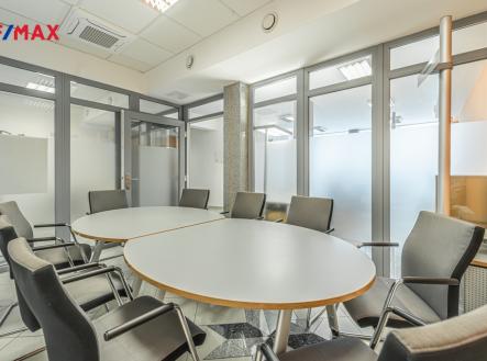 Pronájem kanceláře, 183 m²