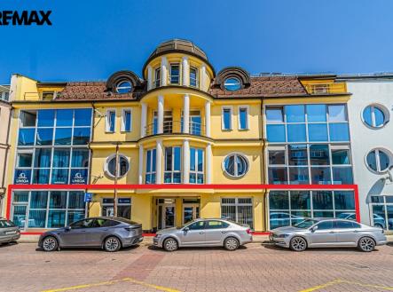 Pronájem kanceláře, 183 m²