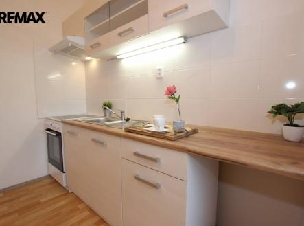 Pronájem bytu, 1+kk, 34 m²