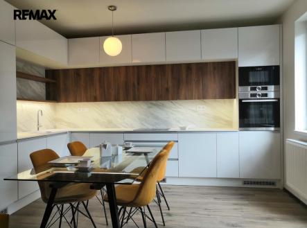 Pronájem bytu, 1+kk, 60 m² obrázek