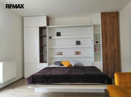 Pronájem bytu, 1+kk, 60 m²