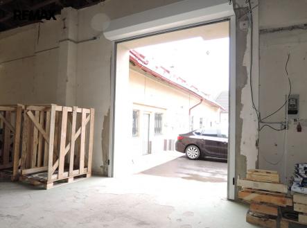 Pronájem skladovací prostor, 160 m²