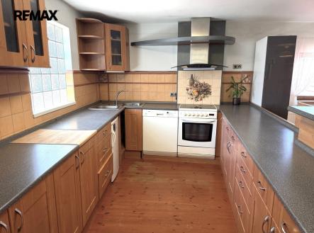 Pronájem bytu, atypický, 137 m²