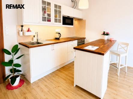 Pronájem bytu, 1+kk, 37 m²
