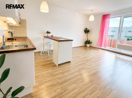 Pronájem bytu, 1+kk, 37 m²
