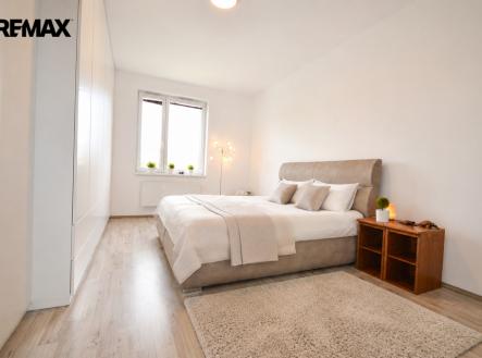 Pronájem bytu, 3+kk, 100 m²