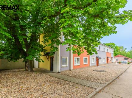 Prodej nájemního domu, 301 m²