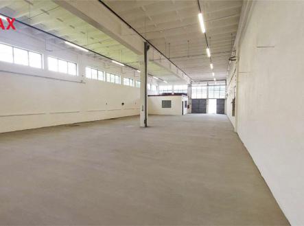 Pronájem - skladovací prostor, 457 m²