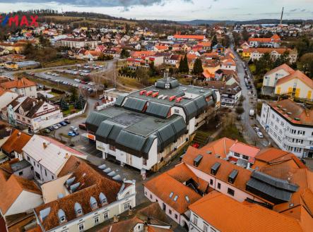 Pronájem výrobní prostor, 1 696 m²