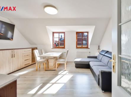 Pronájem bytu, 3+kk, 77 m²